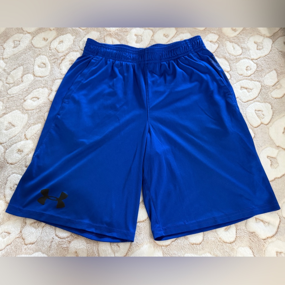 #40 Boys EUC Under Armour Royal shorts YL Youth Large